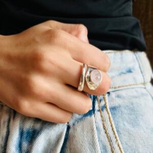 Anillo de plata y cuarzo rosa