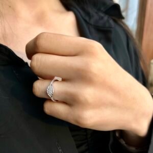 ANILLO DE PLATA Y CIRCONAS