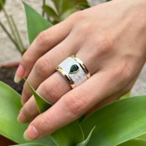 Anillo de plata y apliques con piedra color