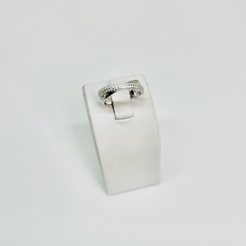 anillo de plata y circonias