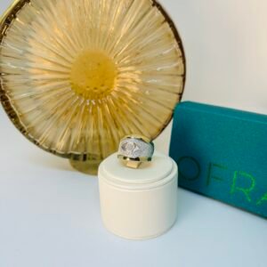 anillo de plata y aplique