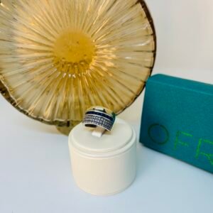 Anillo de plata y apliques