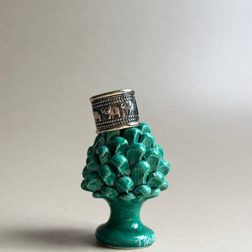 anillo de plata y apliques en oro, diseño elefantes