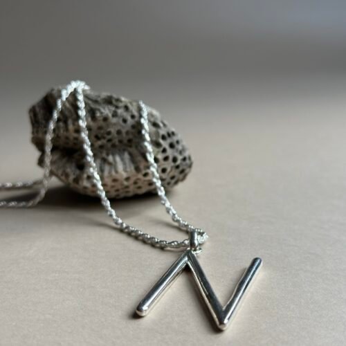letras en Plata N