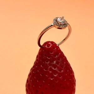 Anillo solitario “Amapola” en plata con circonias