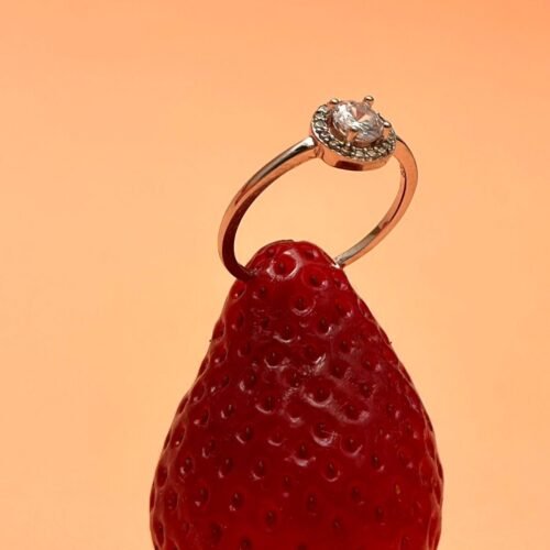 Anillo solitario “Amapola” en plata con circonias