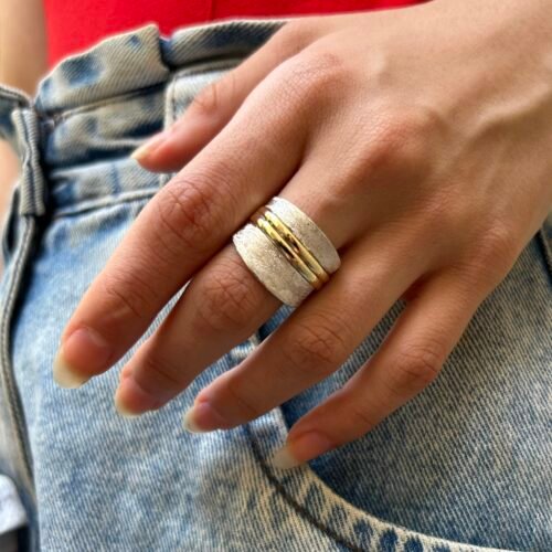 Anillo de plata y aplique